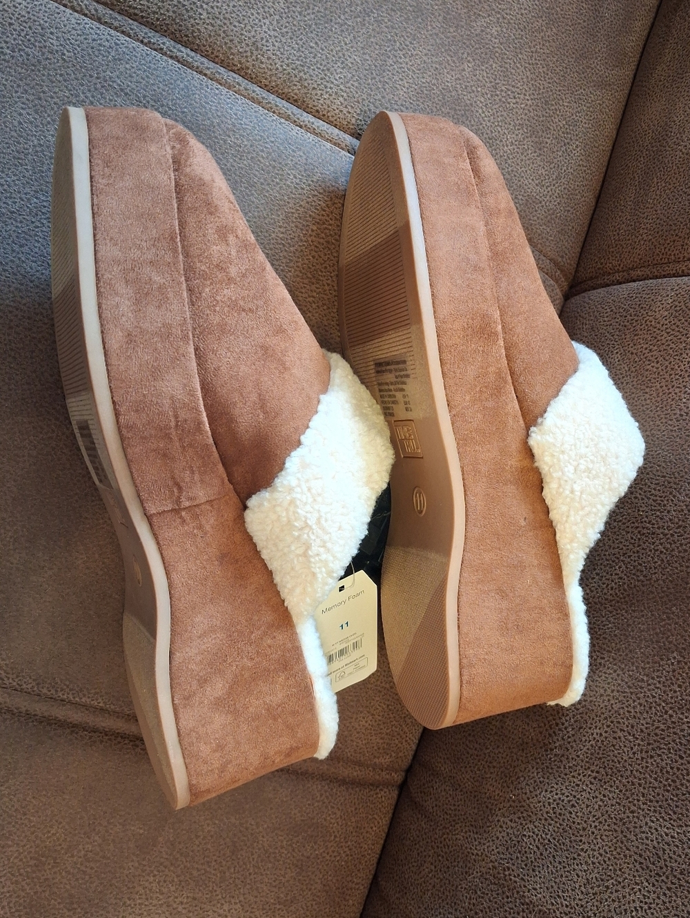 Time And Tru Faux Suede Clogs With Sherpa Lining Brown Size 11 - Picture 4 of 9